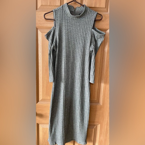 White House Black Market Dresses & Skirts - White House Black Market Cold Shoulder Long Sleeve Knit Dress Small NWOT